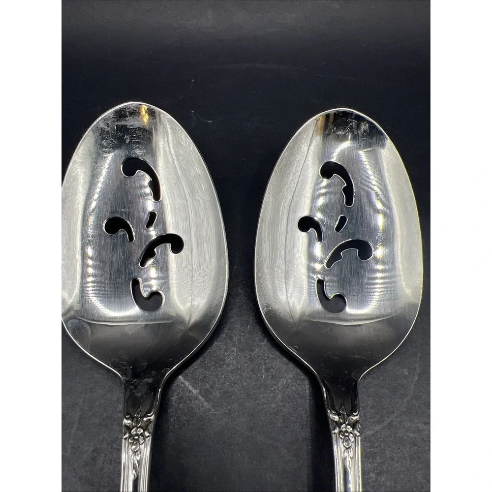 Oneida Kennett Square Distinction Deluxe Stainless Pierced Serving Spoons Set 2